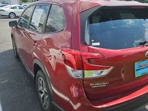 Used 2023 Subaru Forester Premium AWD/4WD image 4