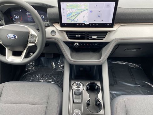 New 2026 Ford Explorer Active RWD image 14