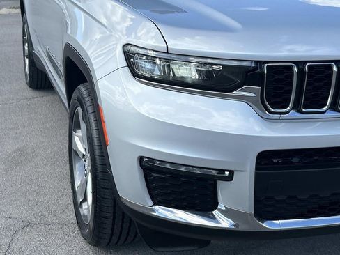 Used 2022 Jeep Grand Cherokee L Limited image 11