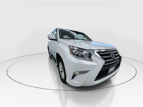 Used 2019 Lexus GX 460 Premium image 2