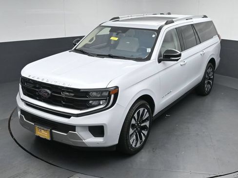 Certified 2025 Ford Expedition Max Platinum w/ Driver's Package AWD/4WD image 48