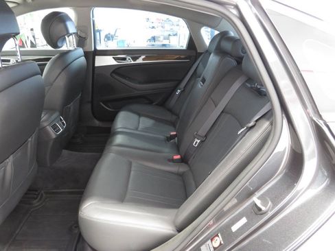 Used 2018 Genesis G80 3.8 RWD image 12
