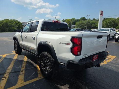 Used 2024 Chevrolet Colorado ZR2 w/ ZR2 Convenience Package III AWD/4WD image 7