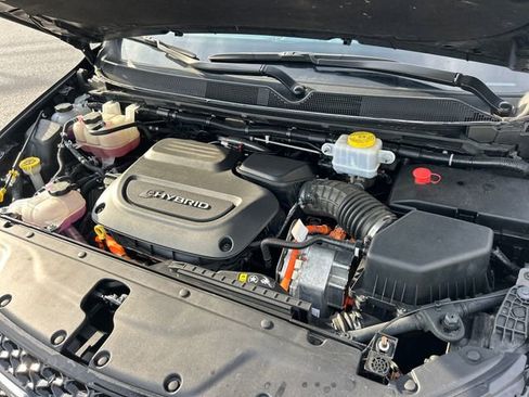 Used 2022 Chrysler Pacifica Touring-L image 36