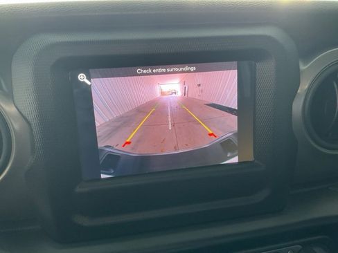 Used 2023 Jeep Gladiator Willys image 15