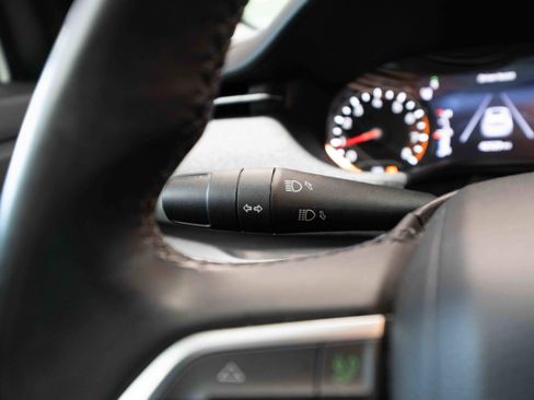 Used 2022 Jeep Compass Latitude image 13