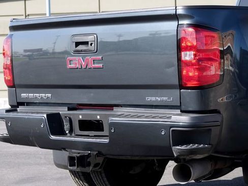 Used 2017 GMC Sierra 3500 Denali w/ Duramax Plus Package image 23