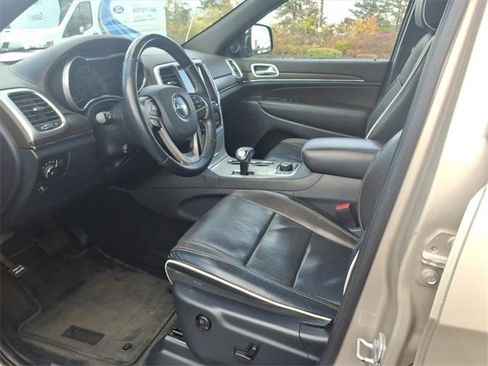 Used 2015 Jeep Grand Cherokee Overland image 12