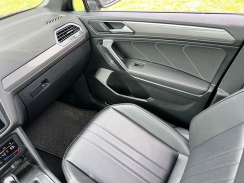 Used 2022 Volkswagen Tiguan SE R-Line FWD image 26