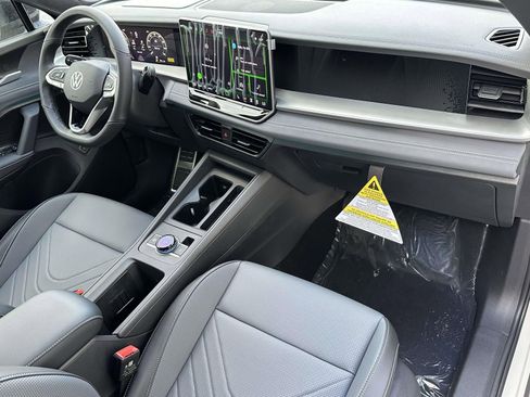New 2026 Volkswagen Tiguan SE R-Line AWD/4WD image 12