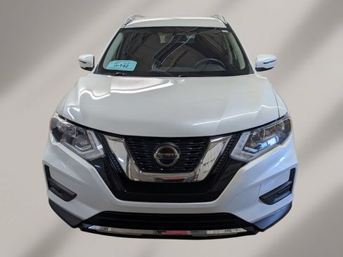 Used 2018 Nissan Rogue SV FWD image 2