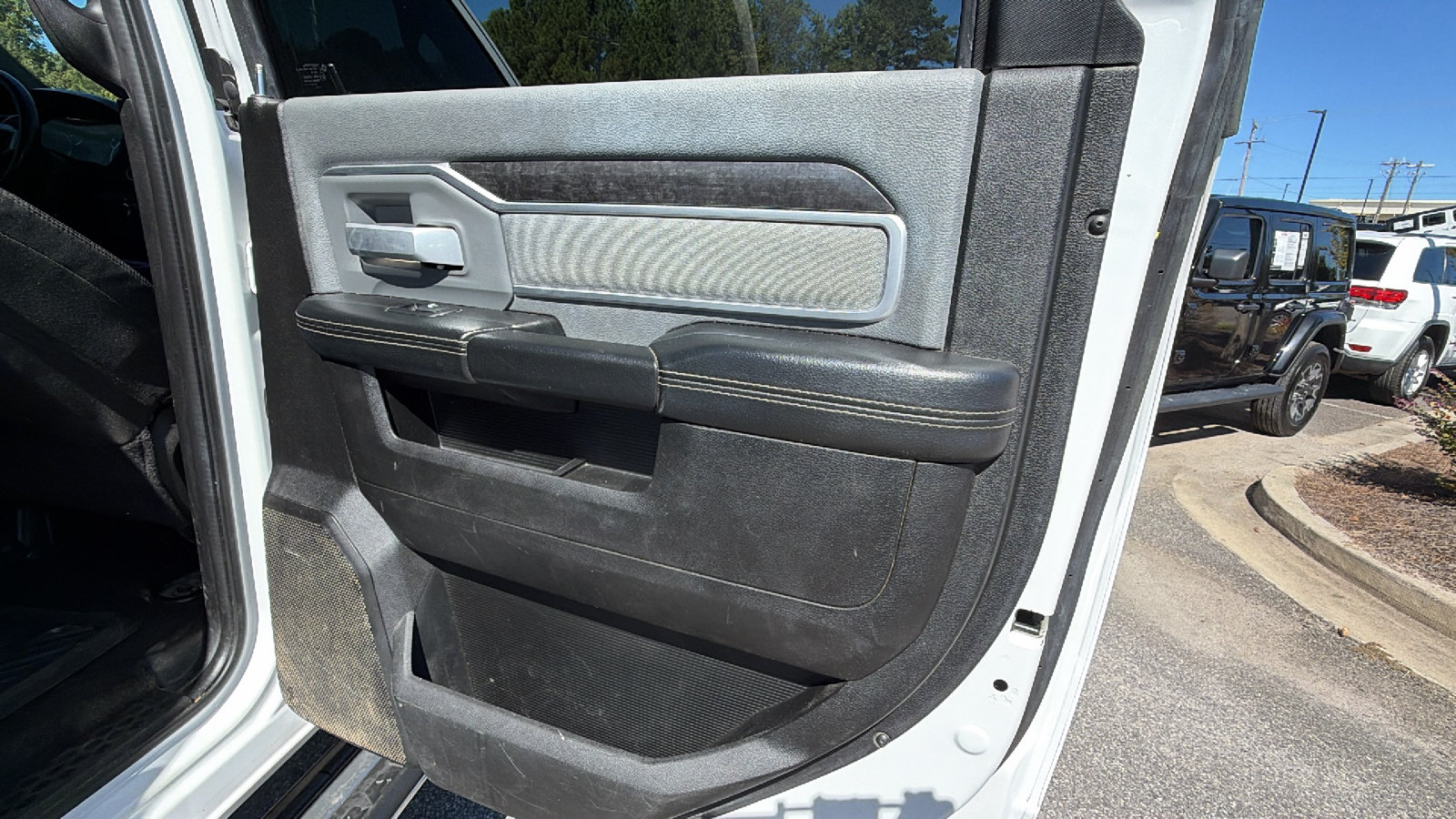 Used 2022 RAM 2500 Big Horn AWD/4WD image 20