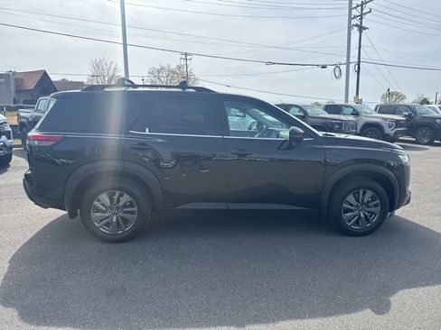 Used 2022 Nissan Pathfinder SV image 6