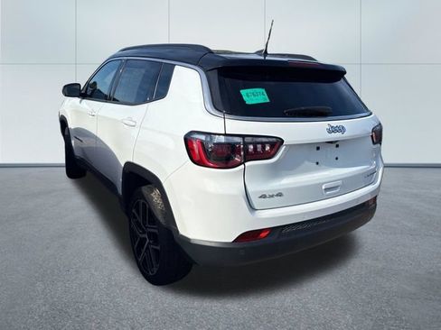 Used 2025 Jeep Compass Limited AWD/4WD image 2