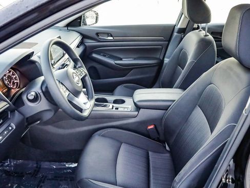 Used 2025 Nissan Altima 2.5 SV image 21