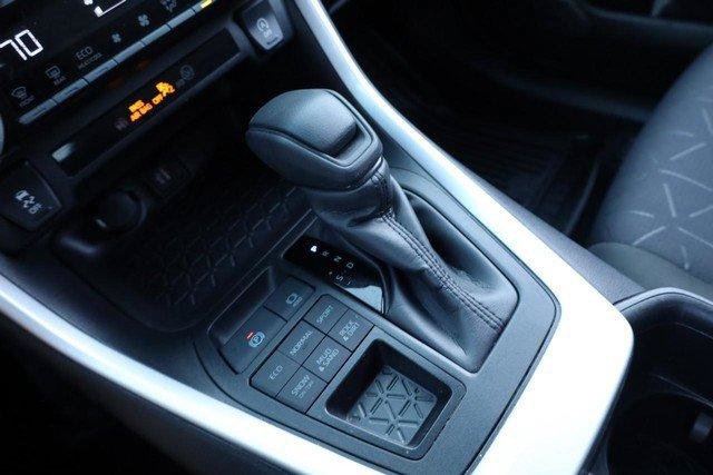 Used 2025 Toyota RAV4 XLE AWD/4WD image 16