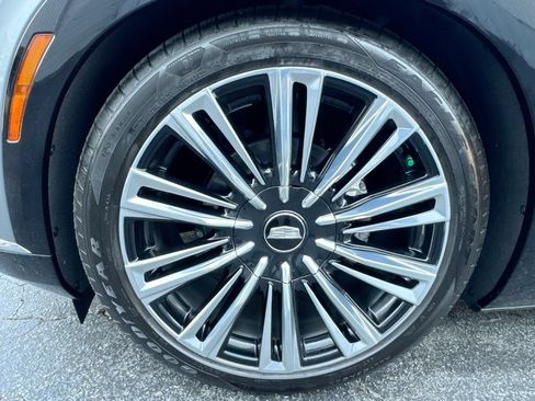 Used 2026 Cadillac Vistiq Premium Luxury AWD/4WD image 12