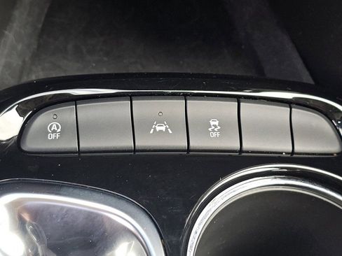 Used 2025 Buick Encore GX Preferred FWD image 9