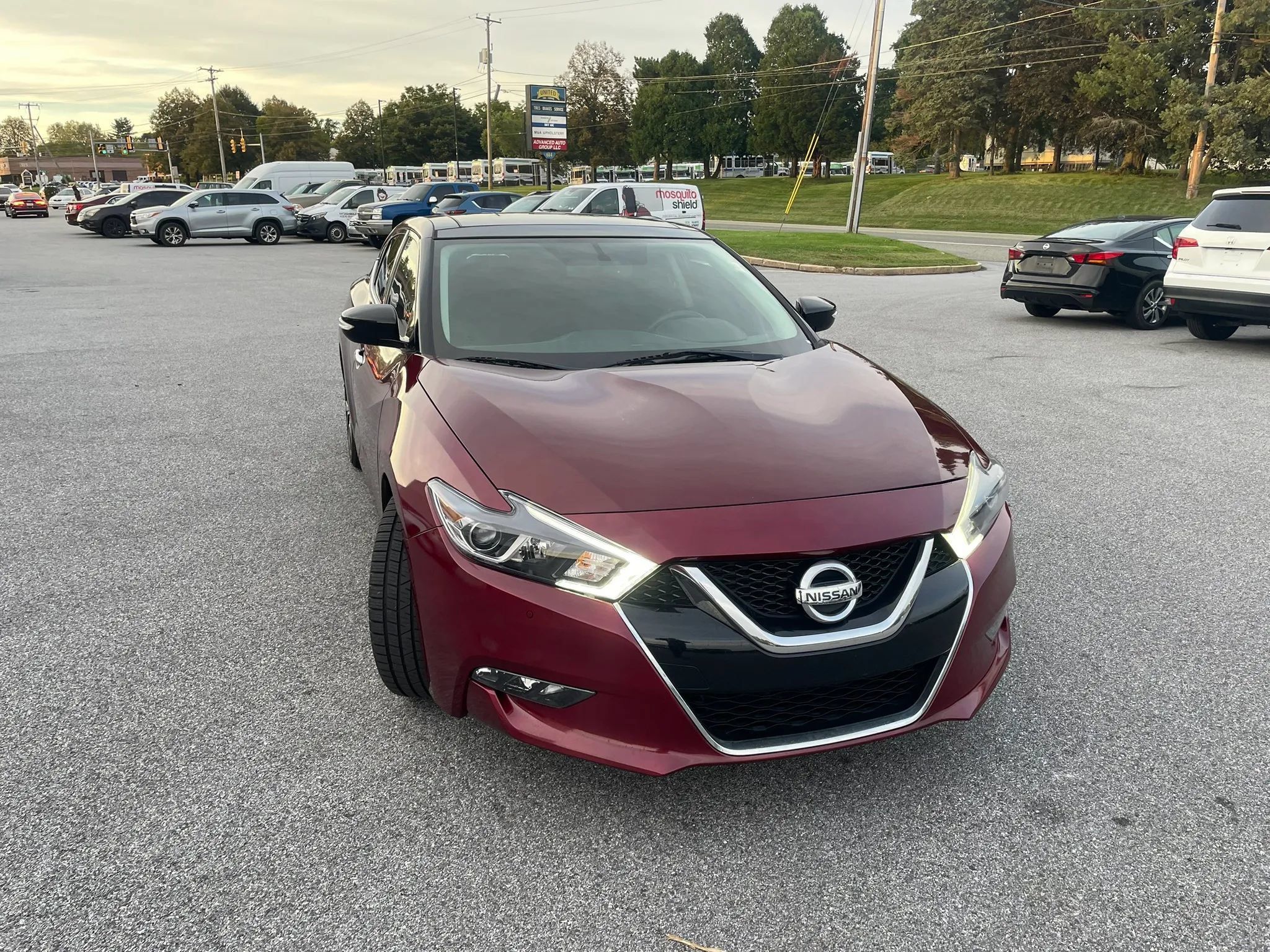 Used 2018 Nissan Maxima 3.5 SL w/ Interior Lighting Package FWD image 4