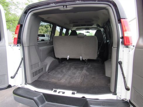 Used 2014 Chevrolet Express 1500 LT w/ LT Preferred Equipment Group RWD image 11