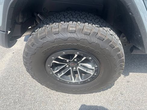 Used 2024 Jeep Wrangler Unlimited Rubicon AWD/4WD image 14