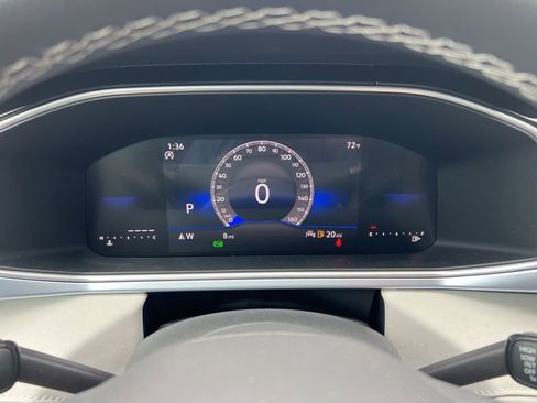 New 2026 Volkswagen Taos SE FWD image 16