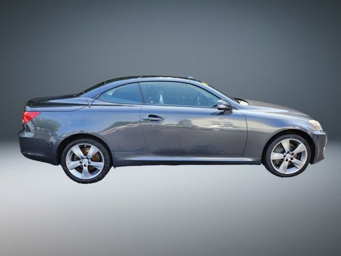 Used 2011 Lexus IS 350C image 2