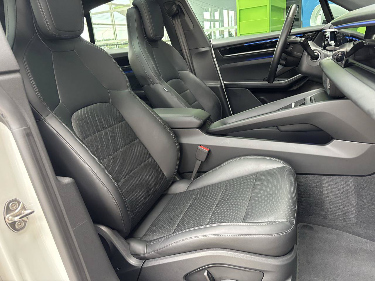 Used 2024 Porsche Macan 4 Electric AWD/4WD image 19