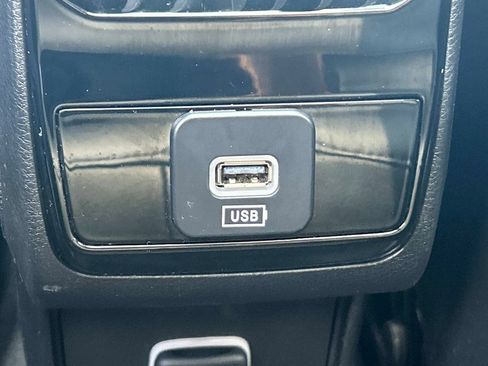 Used 2024 Jeep Compass Limited w/ Sun and Sound Group AWD/4WD image 19
