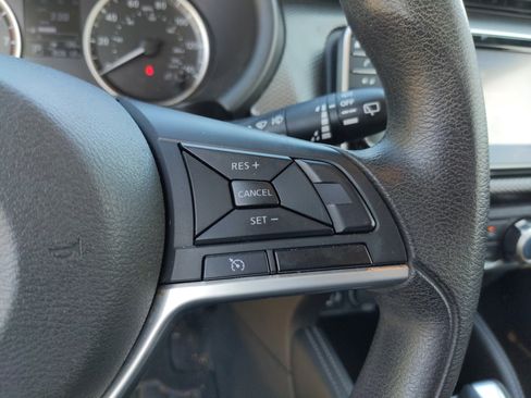 Used 2018 Nissan Kicks S image 25