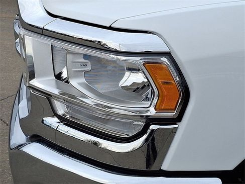 Used 2024 RAM 2500 Tradesman w/ Chrome Appearance Group image 28