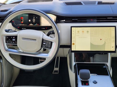 New 2026 Land Rover Range Rover SE image 27