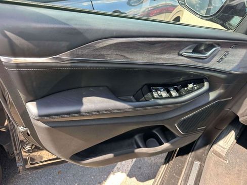 Used 2023 Jeep Grand Cherokee Overland w/ Luxury Tech Group IV image 16