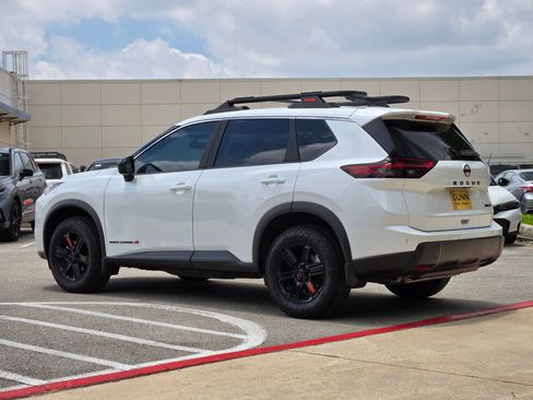 Used 2026 Nissan Rogue SV AWD/4WD image 5