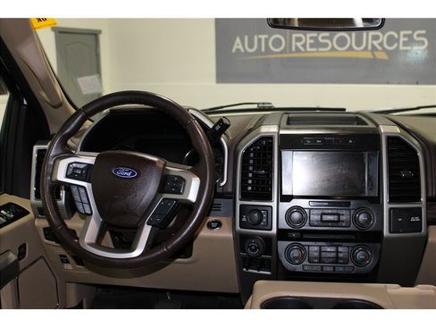 Used 2018 Ford F150 Lariat image 16