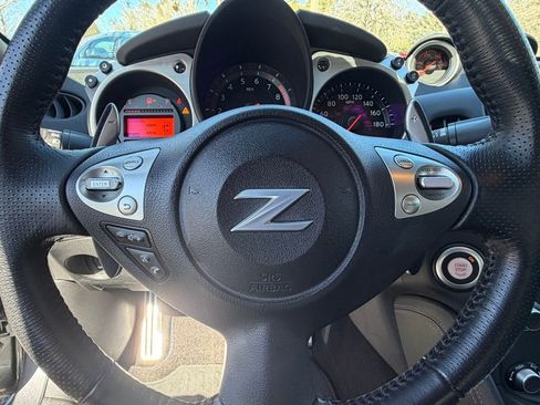 Used 2016 Nissan 370Z Touring image 19