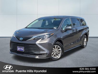 Used 2025 Toyota Sienna LE