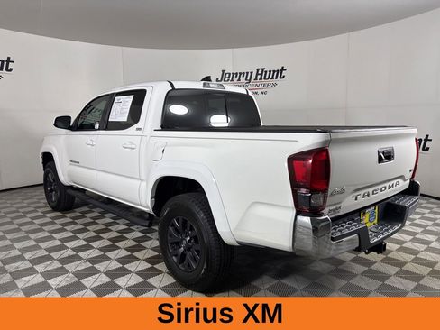 Used 2021 Toyota Tacoma SR5 AWD/4WD image 8