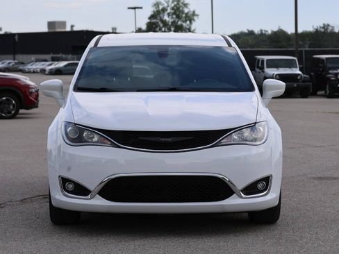 Used 2018 Chrysler Pacifica Touring Plus w/ S Appearance Package FWD image 5
