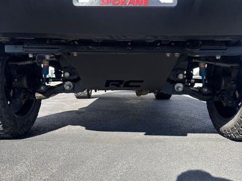 Used 2022 Toyota Tacoma TRD Sport w/ TRD Premium Sport Package image 4