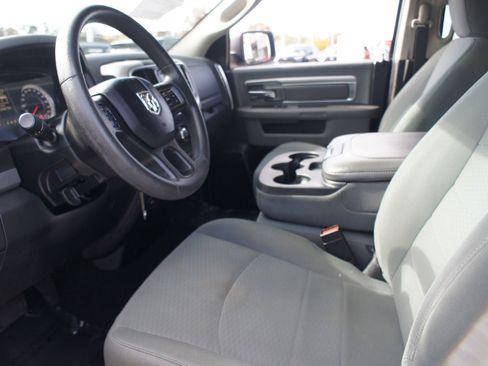 Used 2018 RAM 1500 Classic SLT image 7