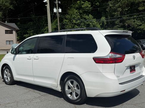 Used 2015 Toyota Sienna LE FWD image 5