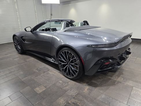 Used 2023 Aston Martin V8 Vantage Roadster image 2