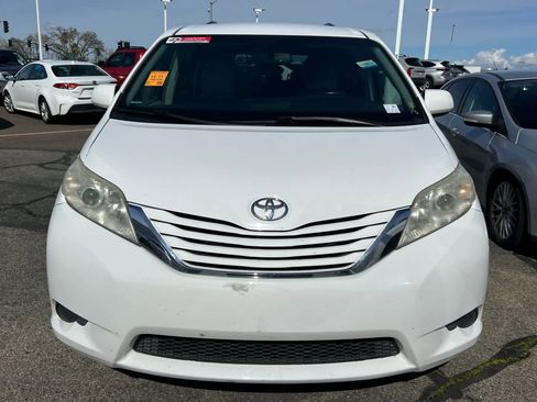 Used 2016 Toyota Sienna LE image 6