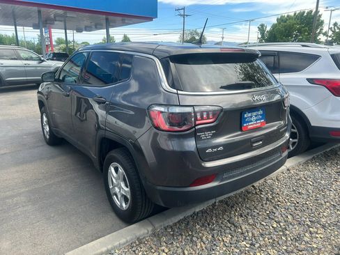Used 2022 Jeep Compass Sport AWD/4WD image 12