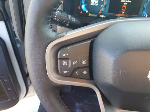 New 2025 Ford Bronco Badlands image 11