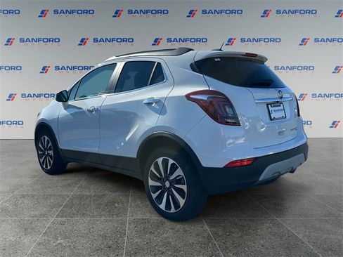 Used 2022 Buick Encore Preferred image 3