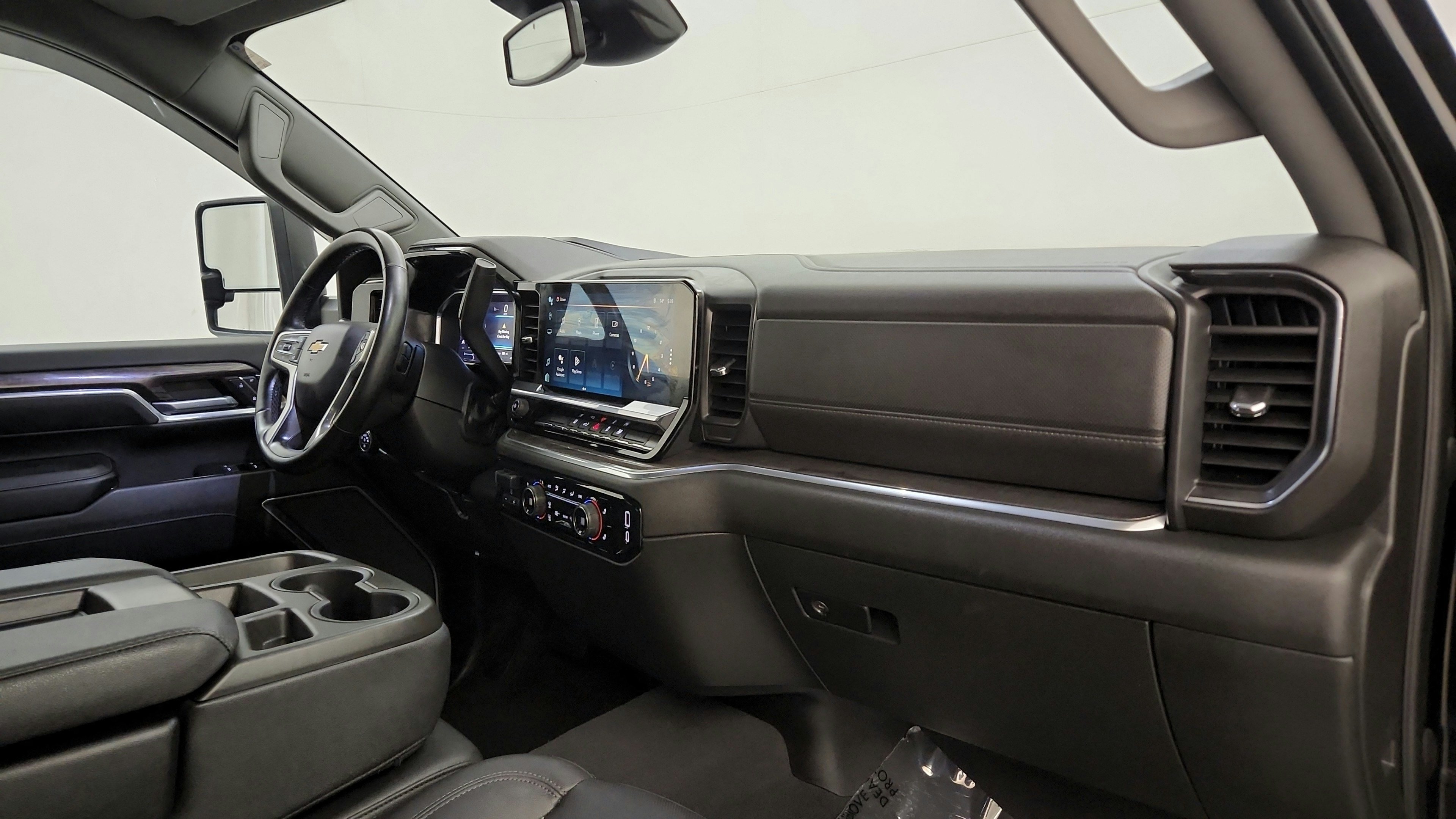Used 2024 Chevrolet Silverado 2500 LTZ AWD/4WD image 32