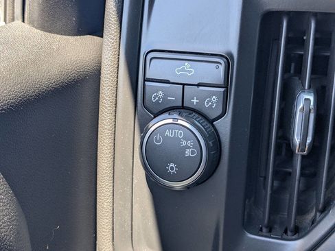 Used 2019 Chevrolet Silverado 1500 Custom w/ Trailering Package image 33