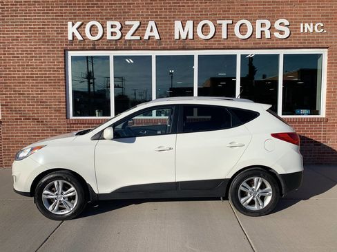 Used 2011 Hyundai Tucson GLS image 1